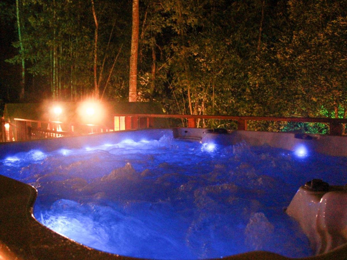 Rustcamps Glamping Resort Гентинг-Хайлендс Экстерьер фото